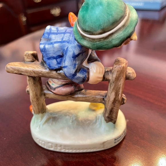 Vintage, Goebel M.J.Hummel, “Retreat to Safety”, 4inch, 201/2/0, #832, TMK 6 - Picture 8 of 10